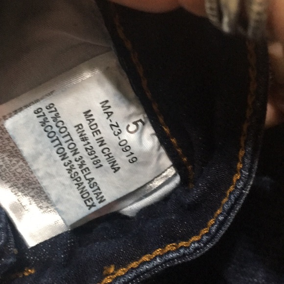 Fashion Nova Distroyed Jeans - Picture 8 of 8